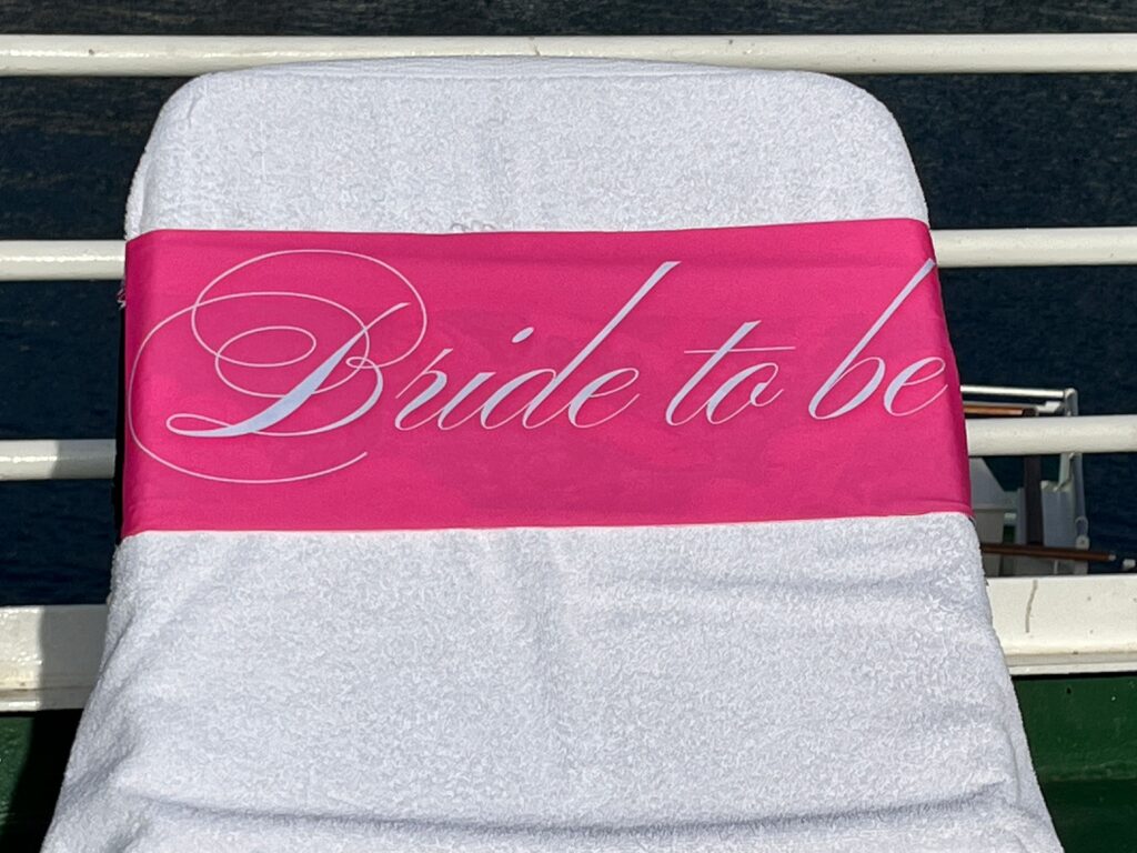 Bride to Be bright pink tcboo sun lounger band with white lettering