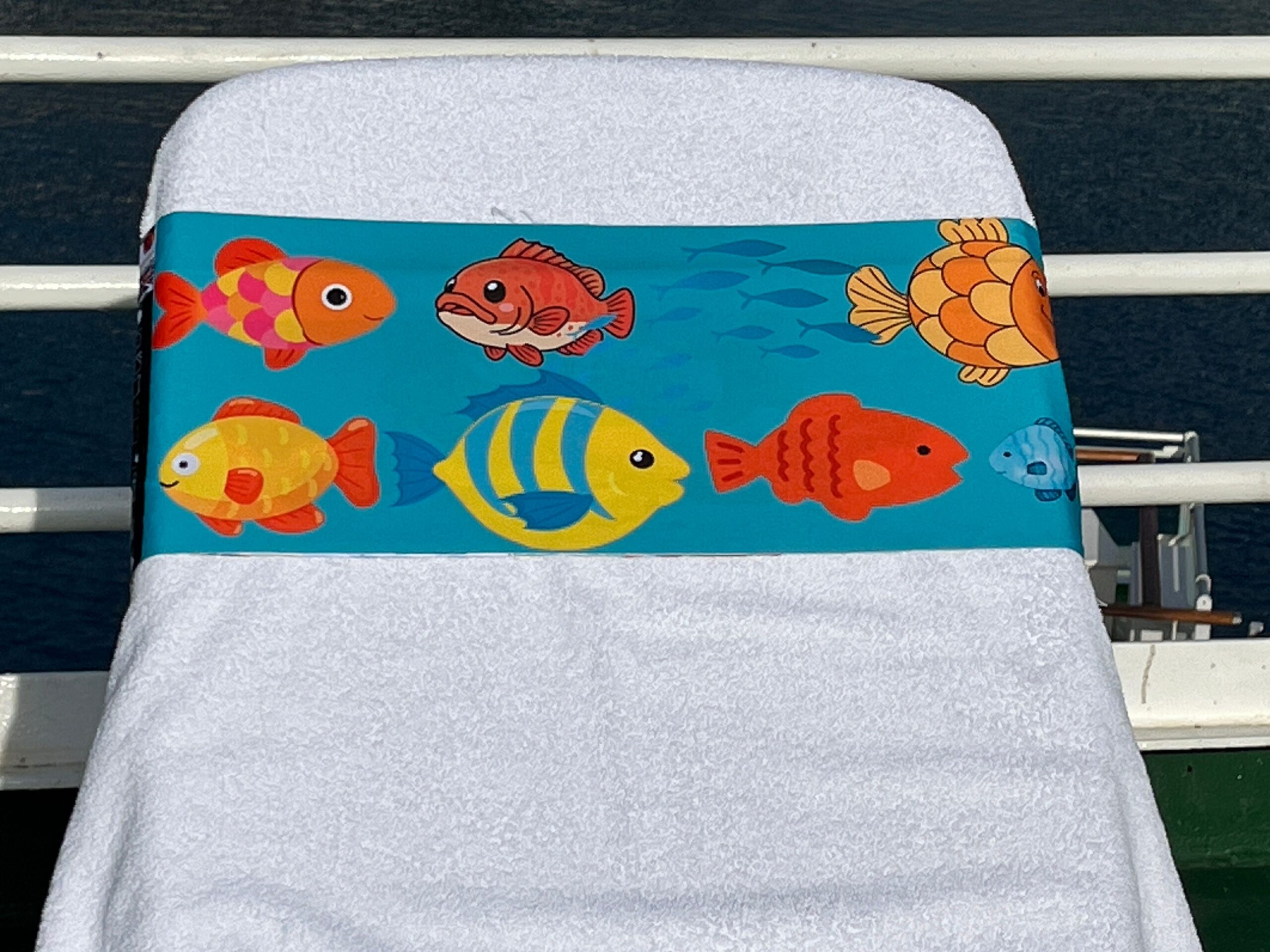 Fish Bowl design on a reusable tcboo sun lounger band