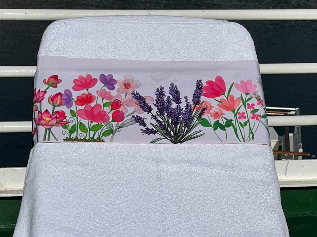 Meadow view design on a reusable tcboo sun lounger band