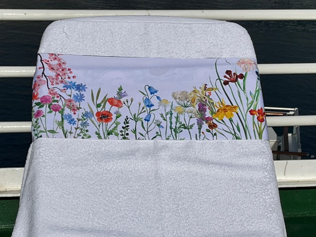 Springtime design on a reusable tcboo sun lounger band