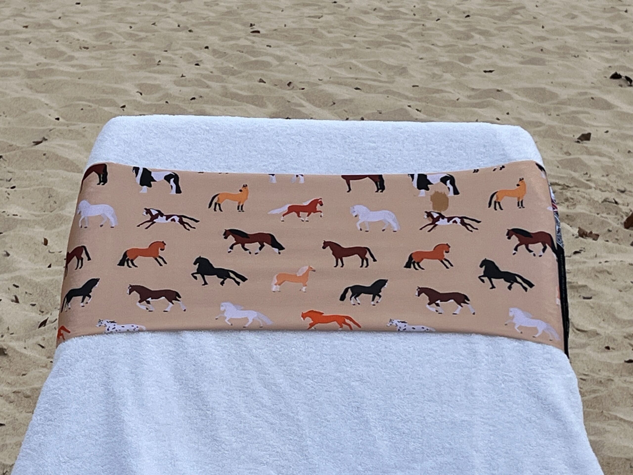 Horse Play design on a reusable tcboo sun lounger band
