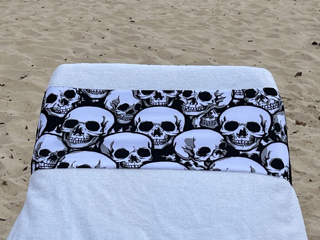Death design on a reusable tcboo sun lounger band