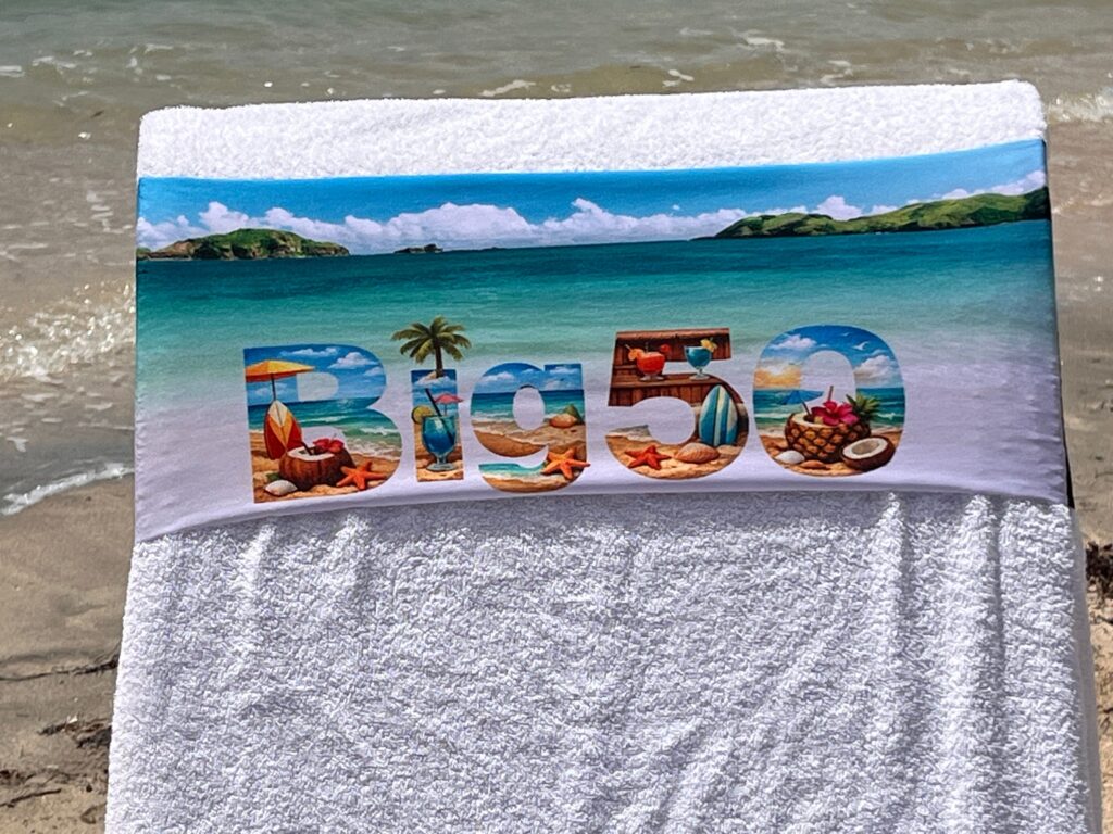 Art Big 50 Island design on a reusable tcboo sun lounger band